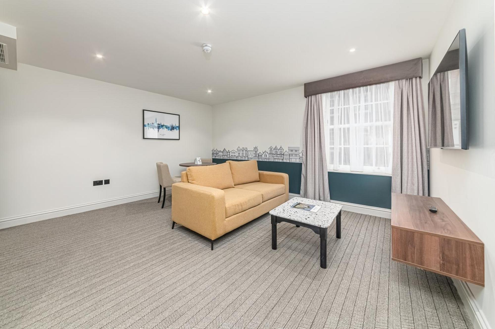 Mercure Salisbury White Hart Hotel & Apartments Zewnętrze zdjęcie