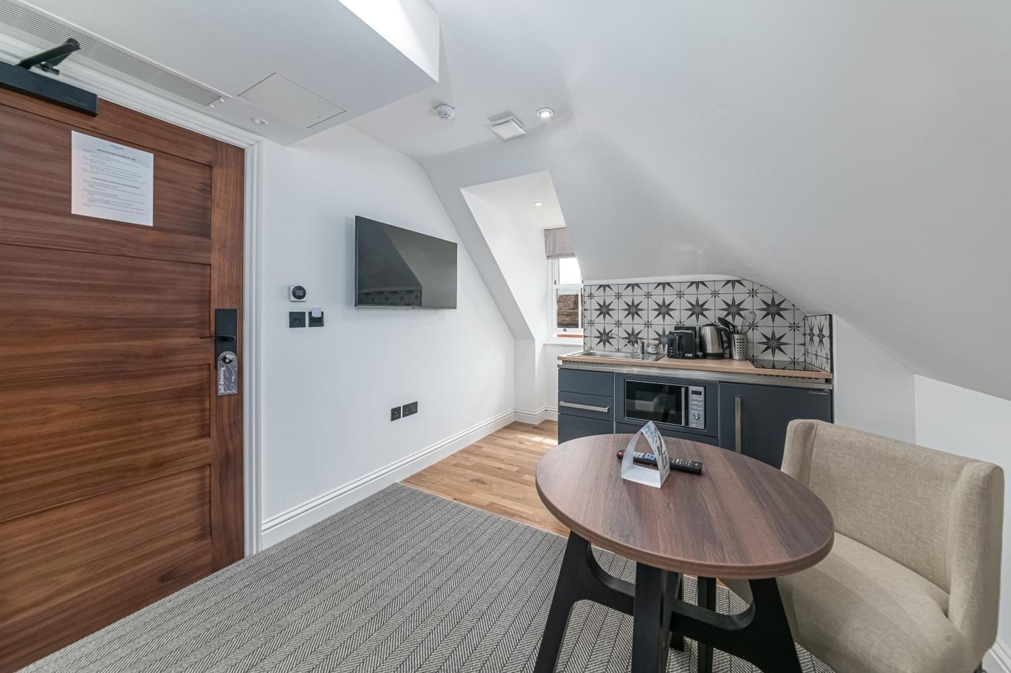 Mercure Salisbury White Hart Hotel & Apartments Zewnętrze zdjęcie