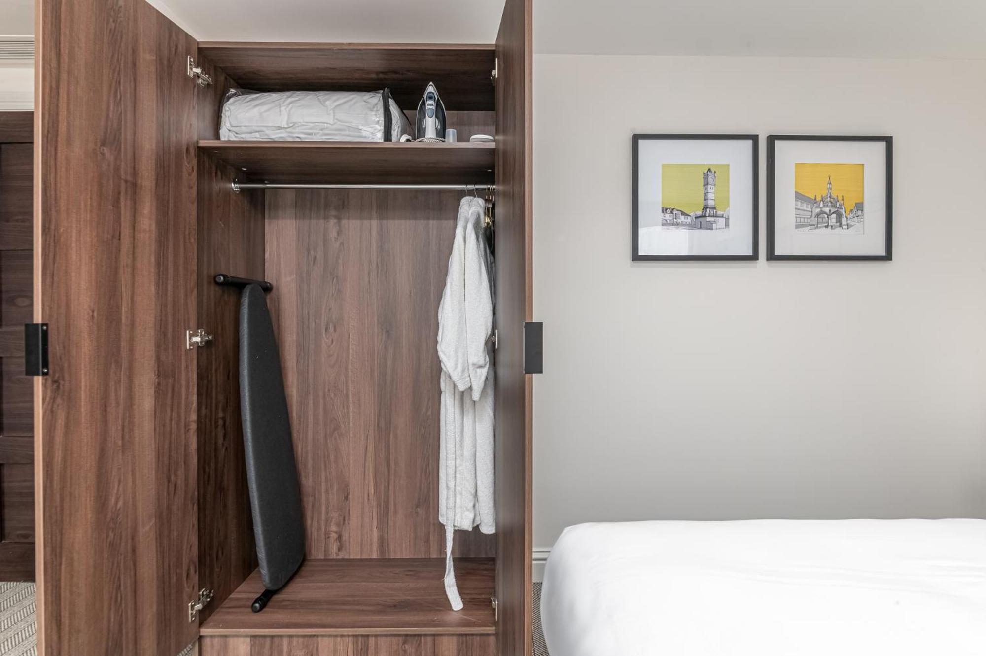 Mercure Salisbury White Hart Hotel & Apartments Zewnętrze zdjęcie