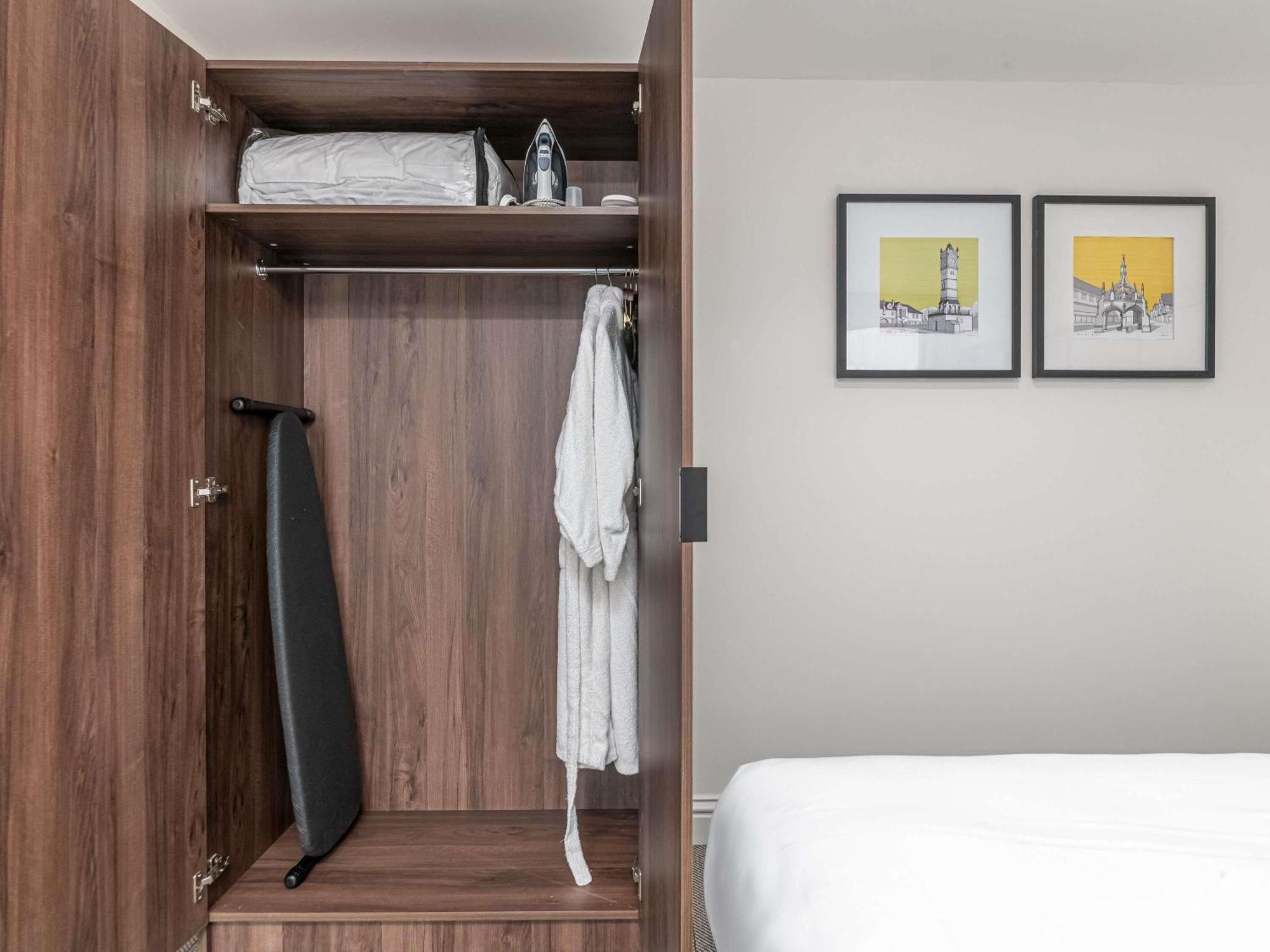 Mercure Salisbury White Hart Hotel & Apartments Zewnętrze zdjęcie